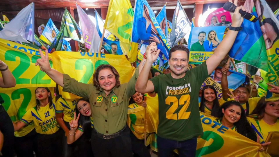 Alberto Neto e Maria do Carmo fazem grande comício da direita na zona Sul de Manaus
