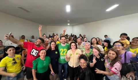 Em encontro, professores de Manaus denunciam desvalorização à chapa Ordem e Progresso