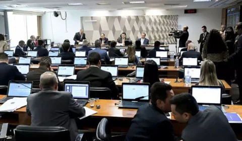 CCJ da Câmara aprova proibição de ministro do STF suspender lei federal; Moro aplaude