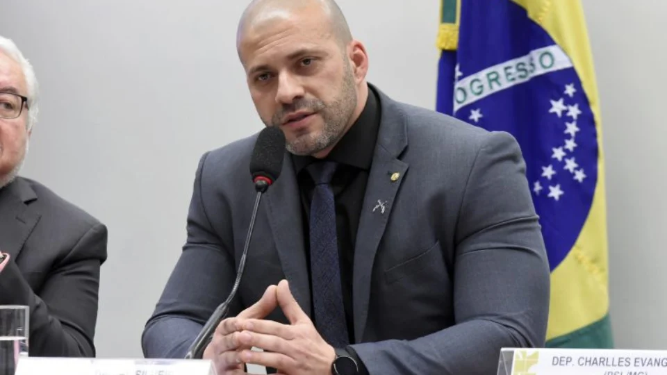 Daniel Silveira diz a Moraes que tem propostas de estágio