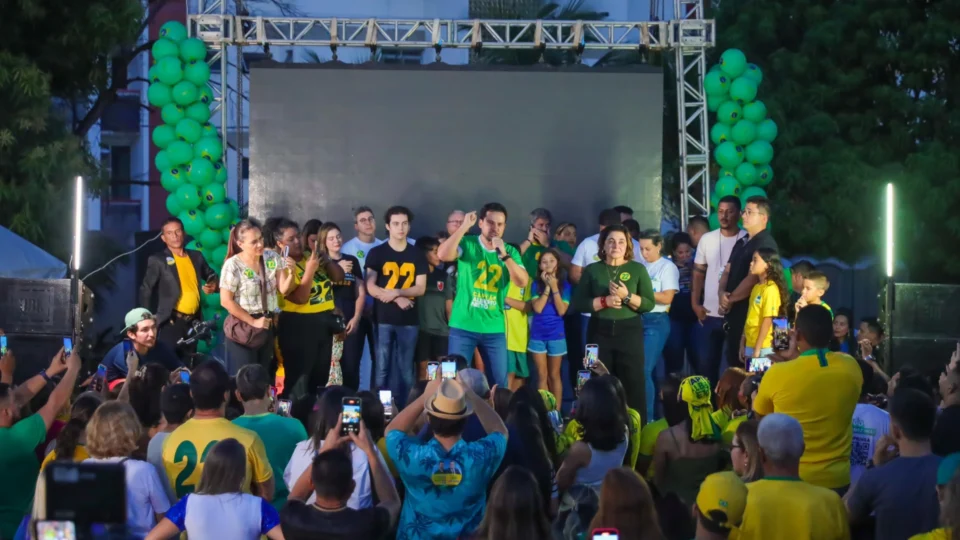 “É Lula de um lado e o time Bolsonaro do outro”, dispara Alberto Neto sobre disputa no 2º turno