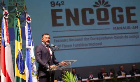 Parceria entre poderes garantiu regularização fundiária para 17 mil famílias, destaca Wilson Lima 