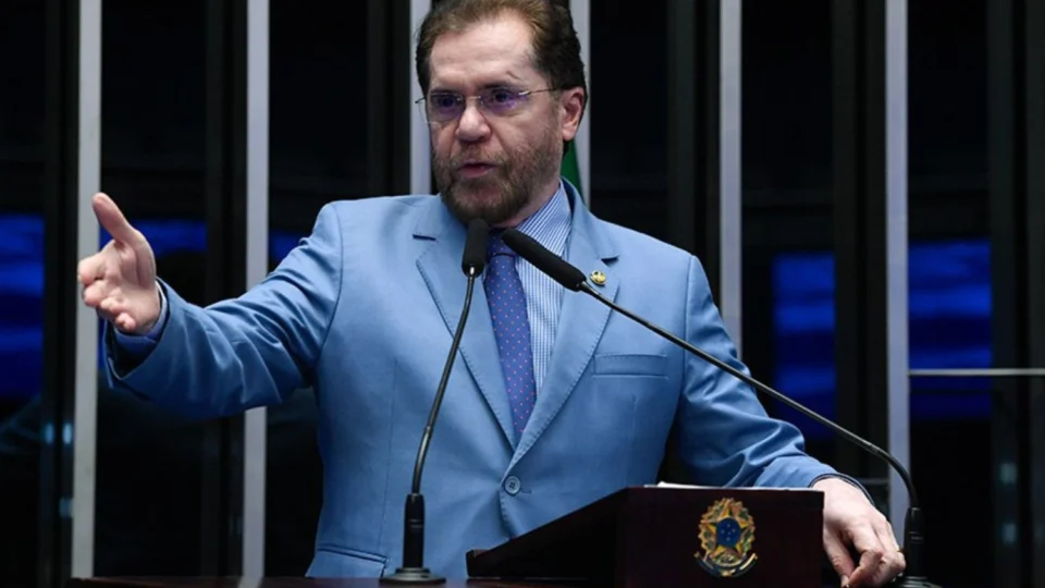 Plínio critica venda de reserva de urânio no Amazonas à estatal chinesa