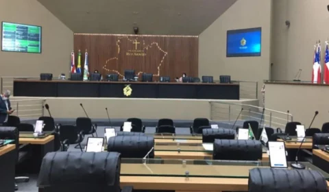 Falta de quórum interrompe sessão plenária da Aleam