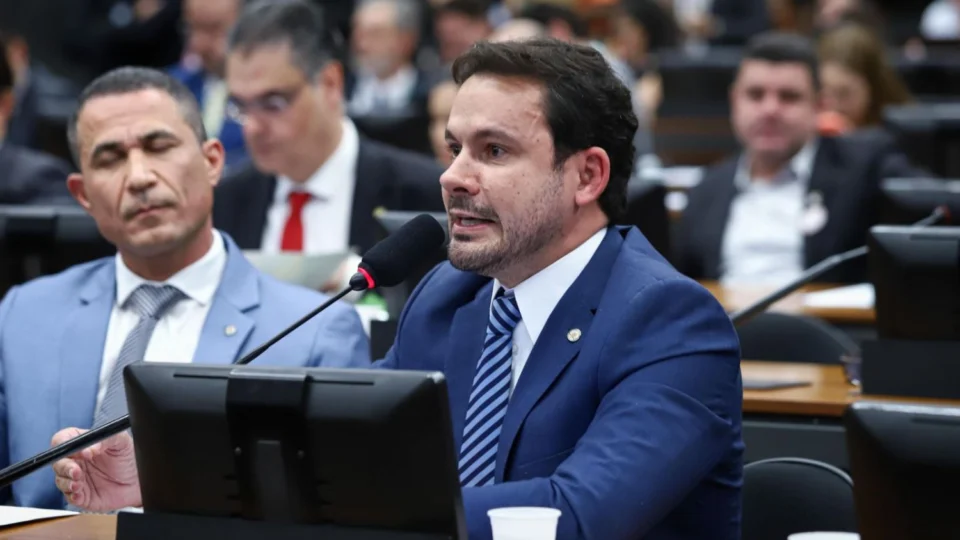 Alberto Neto pede CPI para investigar compra da maior reserva de urânio do Brasil pela China