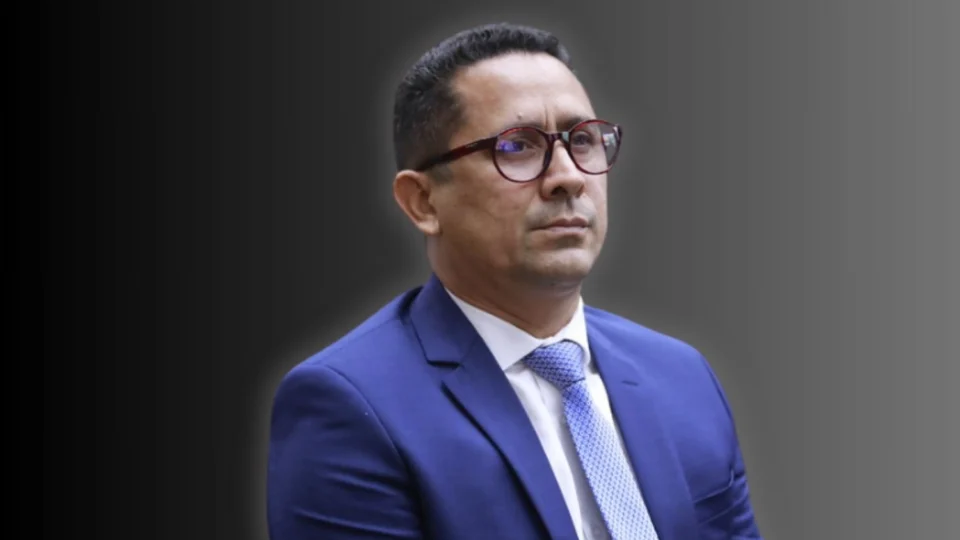 Daniel Almeida justifica ‘compromisso inadiável’ e falta sessão da Aleam para ver jogo do Botafogo