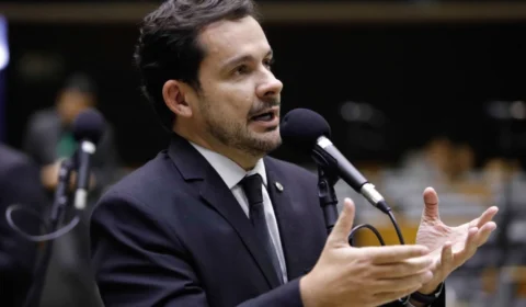 Com relatoria do Alberto Neto PLP das bancadas avança na Câmara e AM deve ter 10 deputados federais