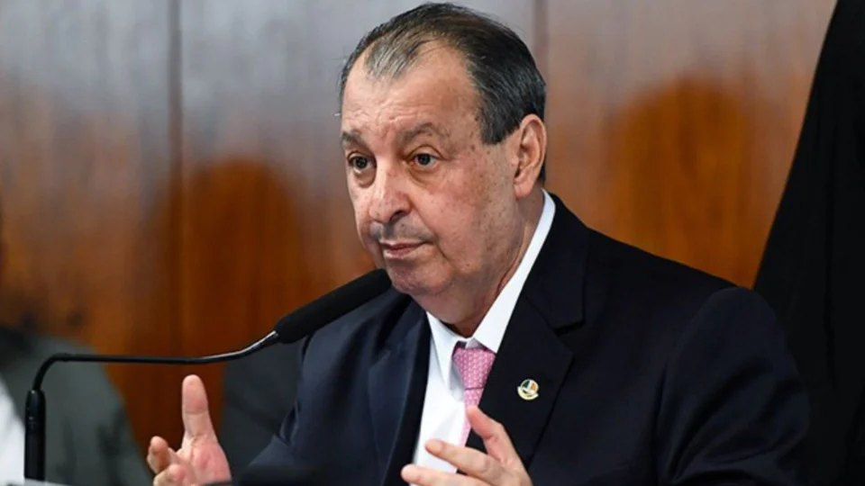 Omar Aziz já enfrenta críticas no início da disputa pelo governo do Amazonas