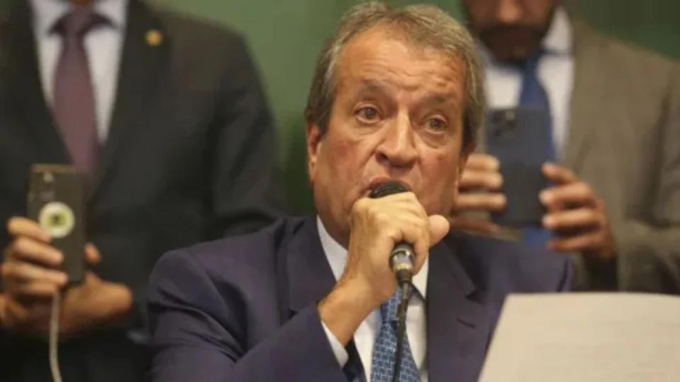 “Estão querendo juntar com o 8/1, não tem nada a ver”, diz Valdemar sobre explosão no DF