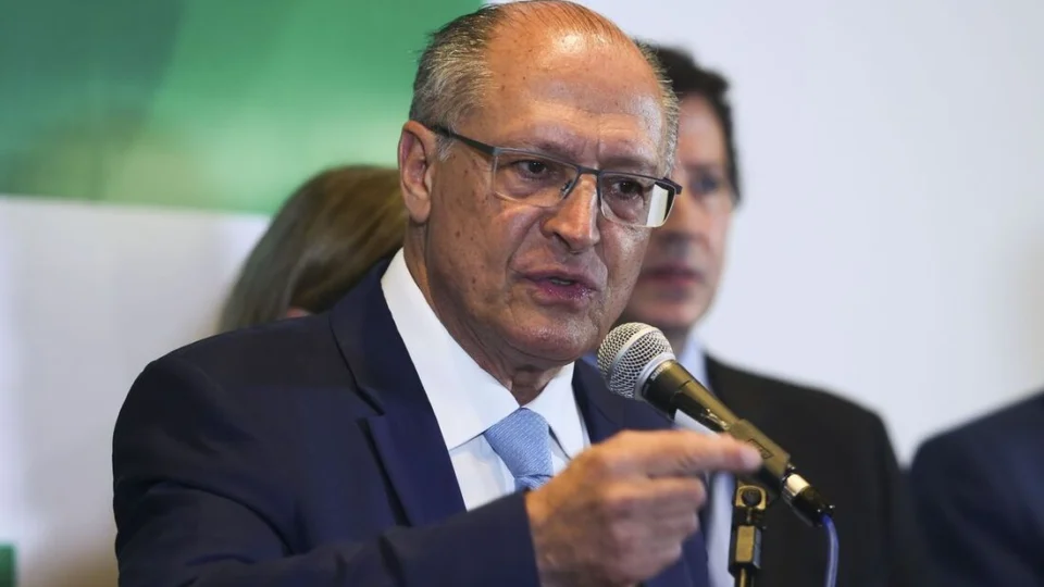PSB articula candidatura de Alckmin ao governo de São Paulo em 2026