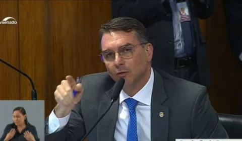 Flávio Bolsonaro admite Moraes entre os beneficiados por anistia