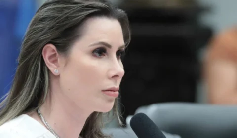 Deputada Caroline De Toni solicita escolta após ameaças de morte
