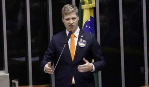 Processo contra van Hattem é desrespeito e interferência, diz Câmara