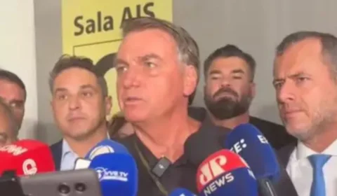 ‘A palavra golpe nunca esteve no meu dicionário’, afirma Bolsonaro em coletiva