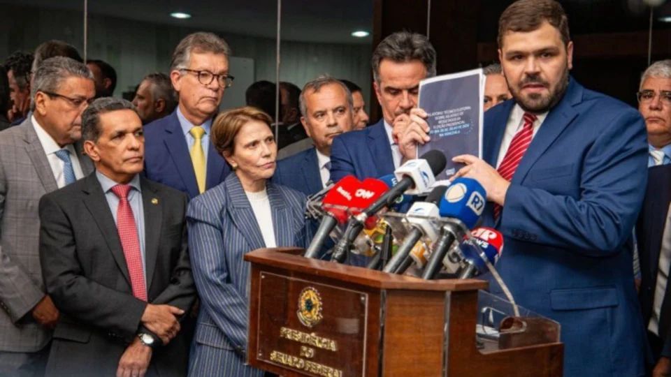 Senadores recebem atas das eleições da Venezuela que confirmam vitória de González sob Maduro