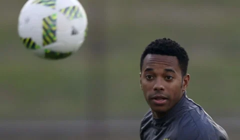 Gilmar Mendes vota para colocar jogador Robinho em liberdade