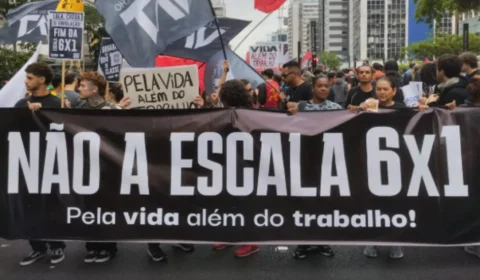 Manifestantes vão às ruas pelo fim da escala de trabalho 6×1