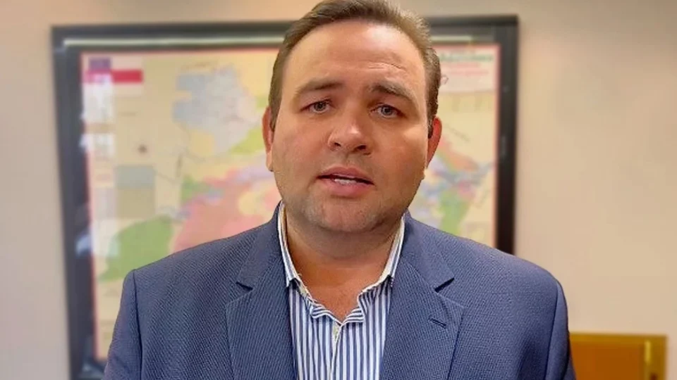 Após derrota eleitoral, prefeito de Eirunepé firma contrato com empresa condenada por fraude