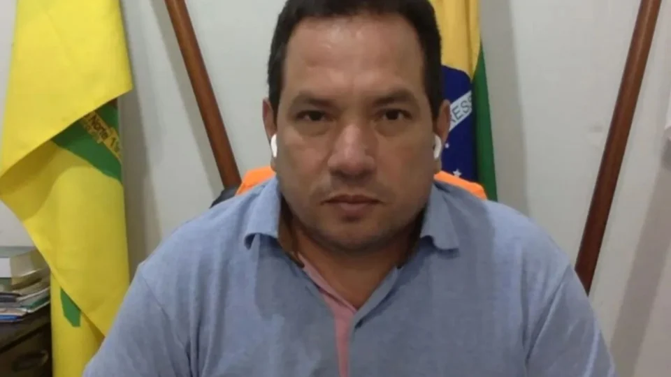 Prefeito de Atalaia do Norte sanciona aumento salarial para R$ 24,5 mil a partir de 2025