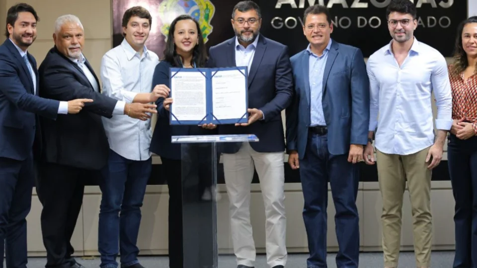 Wilson Lima assina novos contratos para construção de 496 apartamentos pelo ‘Amazonas Meu Lar’