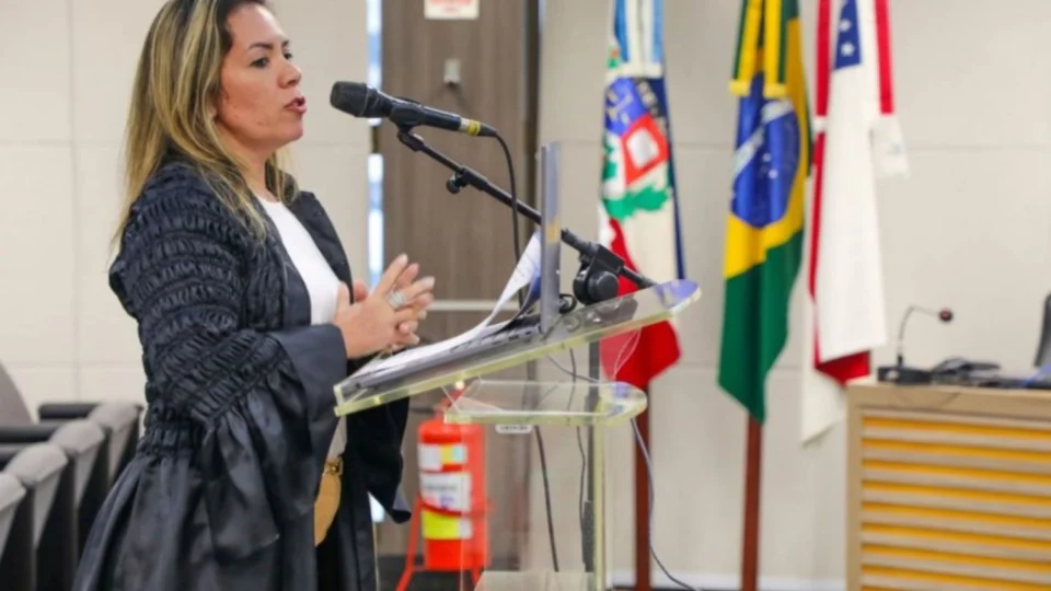 Advogada Maria Benigno é empossada como juíza substituta no TRE-AM