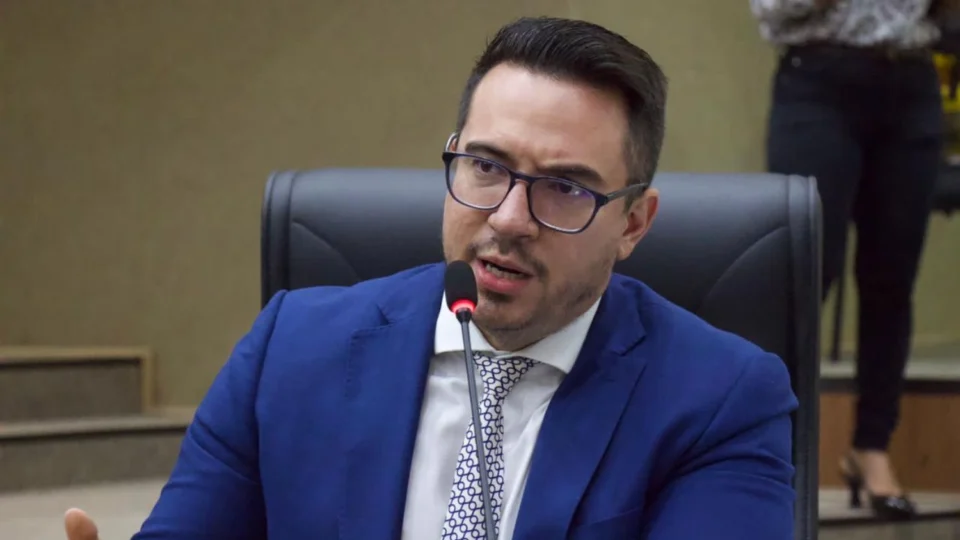 “Queremos saber para onde foi esse dinheiro”, diz Rodrigo Guedes sobre CPI dos empréstimos