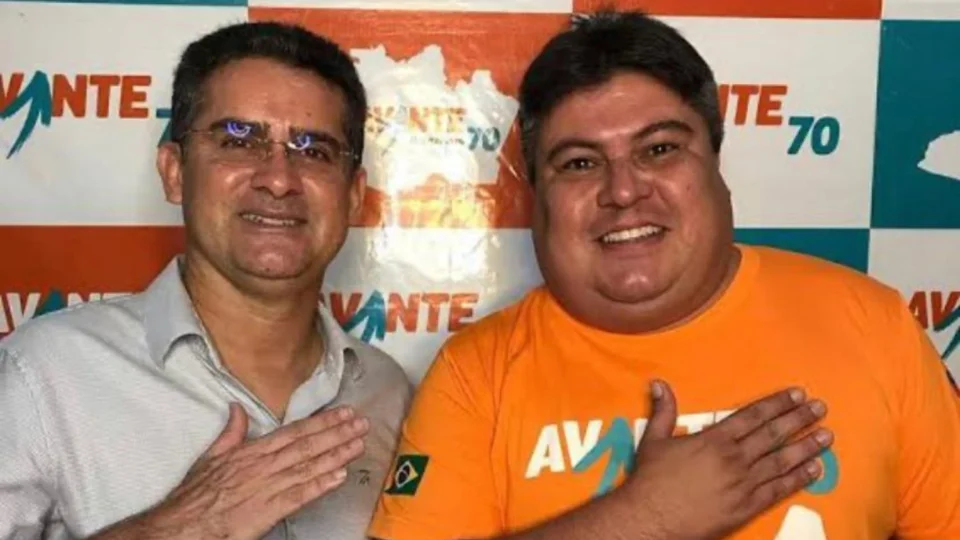 David Almeida apoia David Reis para presidência após gestão ‘desastrosa’ na CMM