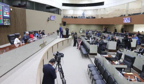 Vereadores aprovam pareceres da LOA e alteração no PPA em sessão extraordinária