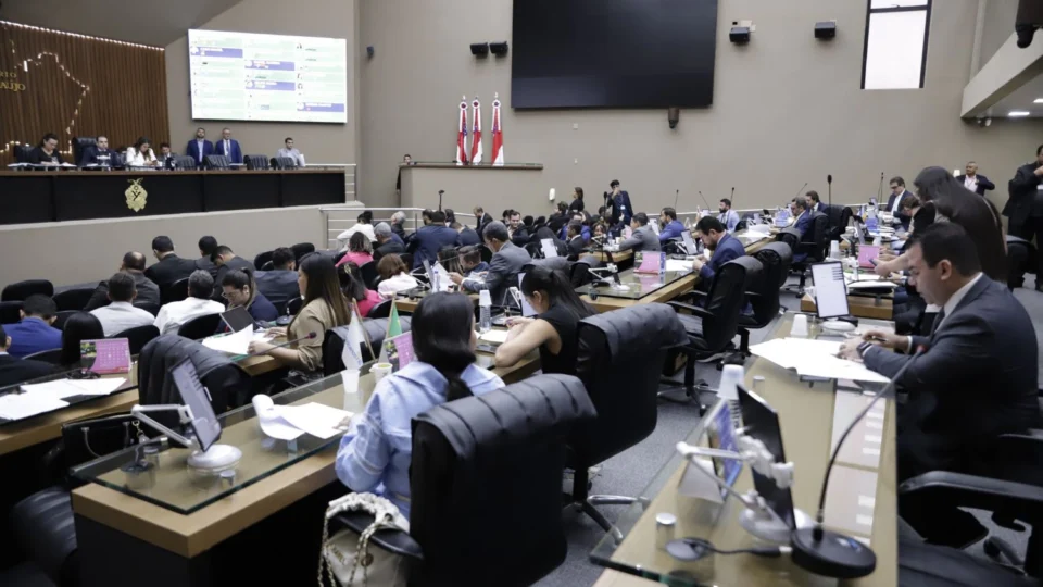 Aleam inicia tramitação da LOA 2025 com previsão de R$ 31,45 bilhões para áreas prioritárias