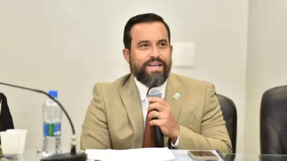 Aleam aprova PL de Dr. George Lins para campanhas informativas nas unidades de saúde