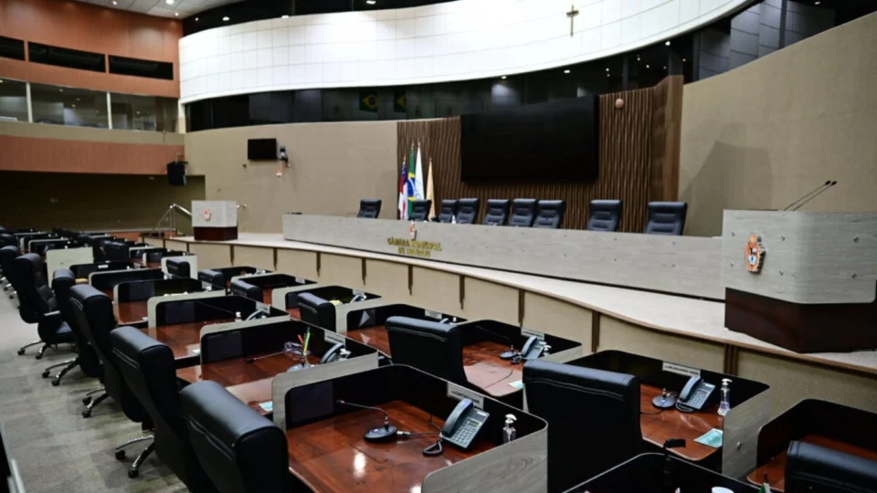 Sessão cancelada: vereadores estendem folga na Câmara de Manaus
