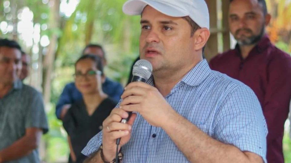 TCE-AM investiga prefeito de Barreirinha por falta de transparência na gestão pública