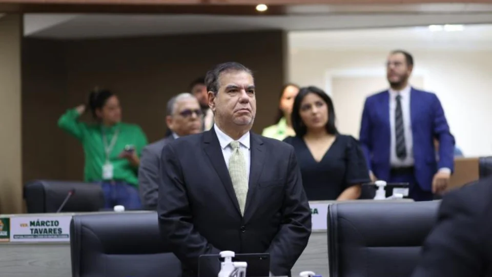 CMM concede Medalha de Ouro Cidade de Manaus ao Delegado Cícero Túlio