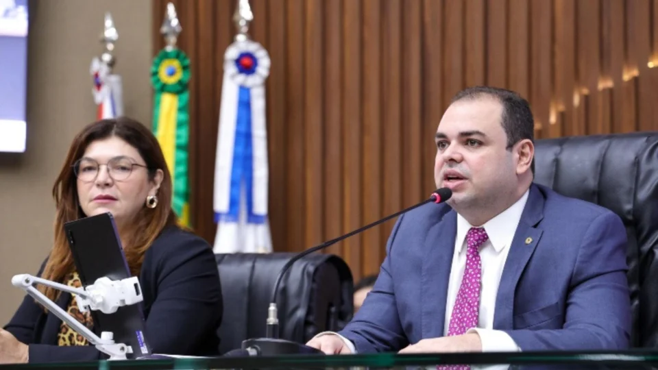 Proposta de Roberto Cidade que incentiva iniciação científica na educação básica é sancionada