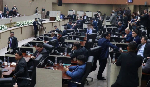 Vereadores rejeitam pedido de informações sobre contrato de R$ 114 milhões da Prefeitura de Manaus