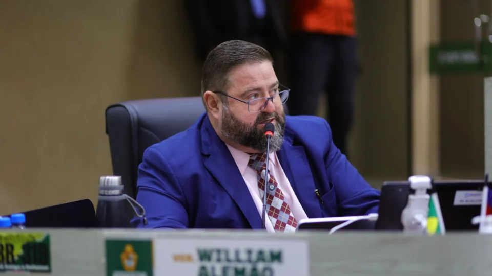 William Alemão solicita explicações sobre contrato milionário entre empresa e a Prefeitura