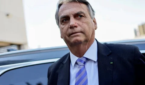 Indiciado, Bolsonaro diz que Moraes “faz tudo o que não diz a lei”