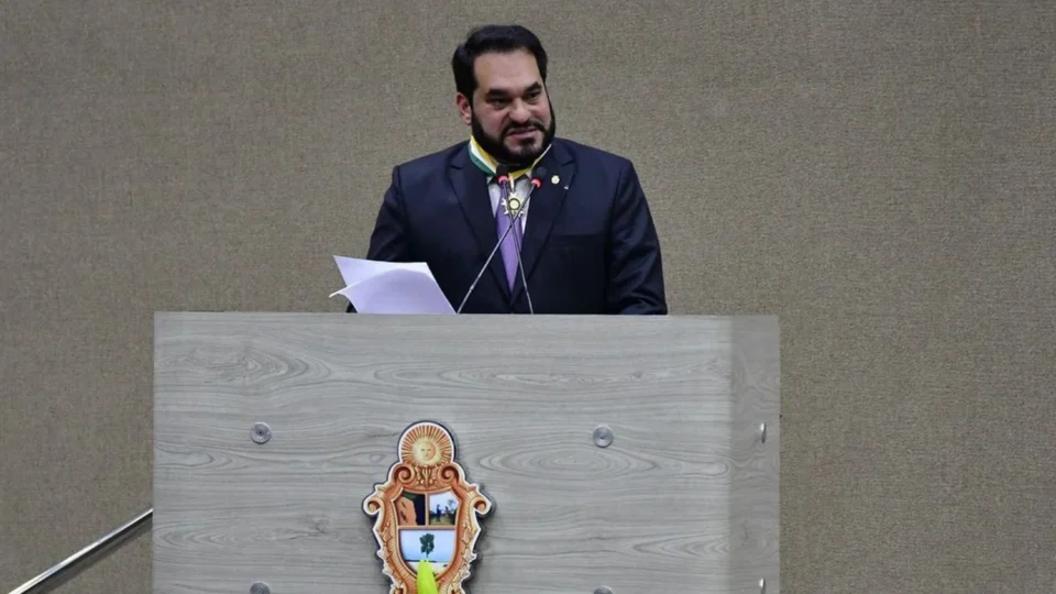 Chefe da Casa Civil do Amazonas é homenageado com a Medalha de Ouro Cidade de Manaus