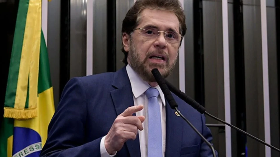 “Foi uma brincadeira, mas não me arrependo”, diz Plínio Valério após fala sobre Marina Silva