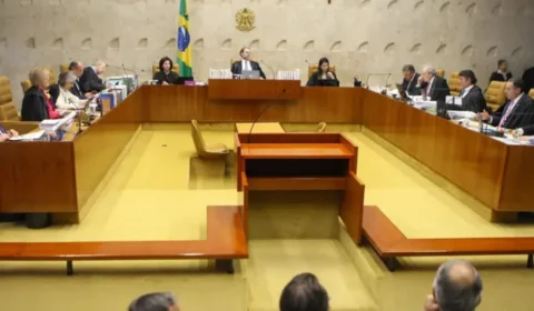 Maioria do STF vota por manter símbolos religiosos em órgãos públicos