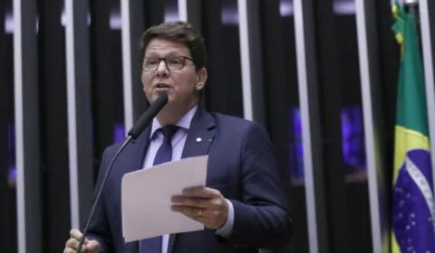 Deputado Mário Frias é internado por trombose arterial