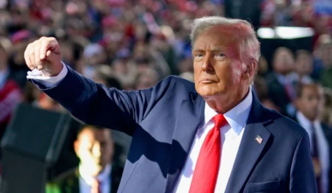 Trump critica lentidão na divulgação de resultados eleitorais após votar