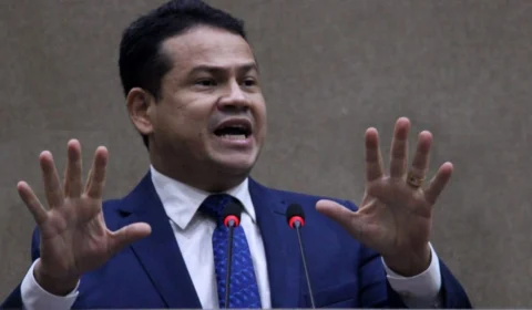 Líder do prefeito na Câmara é obrigado a retratar fake news contra governo do Amazonas