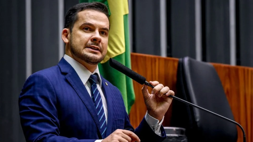 Alberto Neto pede suspensão da portaria do MDIC prevê interferência na gestão da Suframa