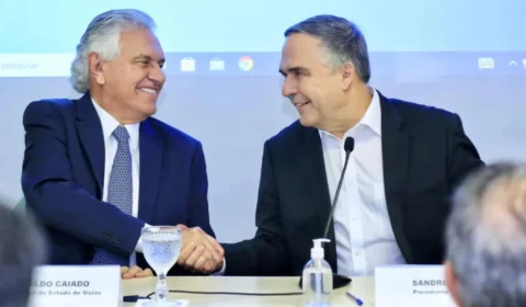 Justiça Eleitoral condena Caiado por abuso de poder político e cassa aliado eleito em Goiânia