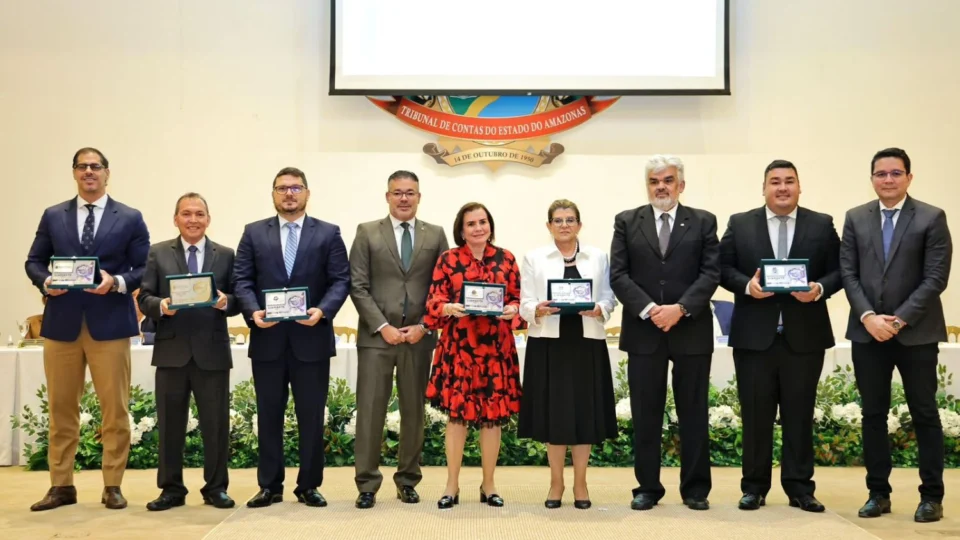 TCE-AM premia instituições por excelência em Transparência