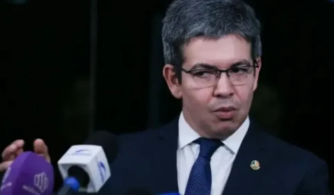 Esquerda tenta mudar regra eleitoral para impedir maioria conservadora no Senado após 2026