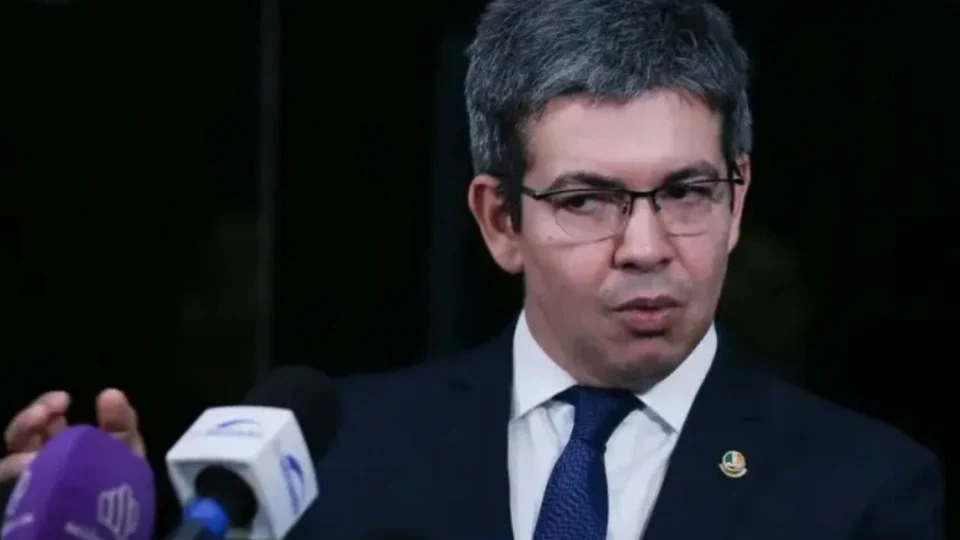 Esquerda tenta mudar regra eleitoral para impedir maioria conservadora no Senado após 2026