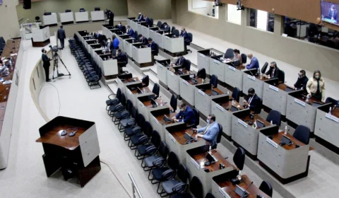 CCJR da CMM rejeita emenda que exigia presença mínima de 95% dos vereadores nas sessões