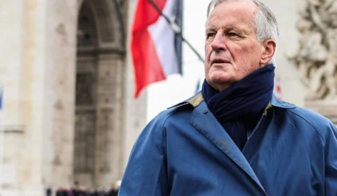 Primeiro-ministro da França apresenta demissão